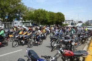 Motoconchistas «constitucionalistas» vuelven a «calibrar» sus motores frente al Congreso