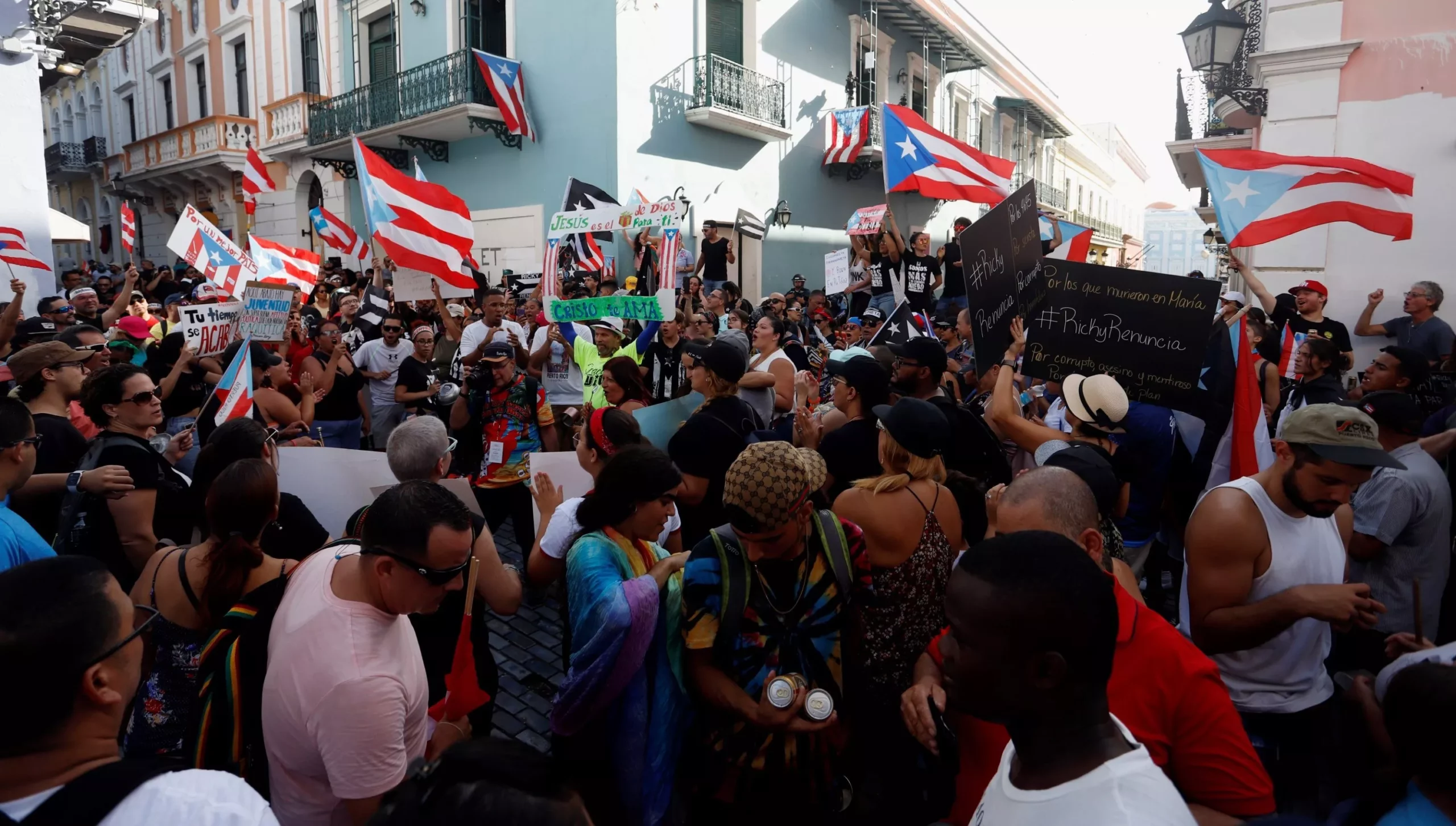 Protestan con un “cacerolazo” para exigir dimisión de gobernador Puerto Rico