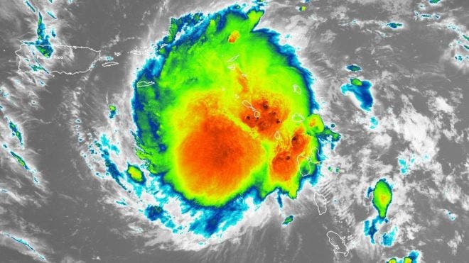 Dorian se convierte en huracán cerca de Puerto Rico y amenaza con llegar como categoría 3 a Florida