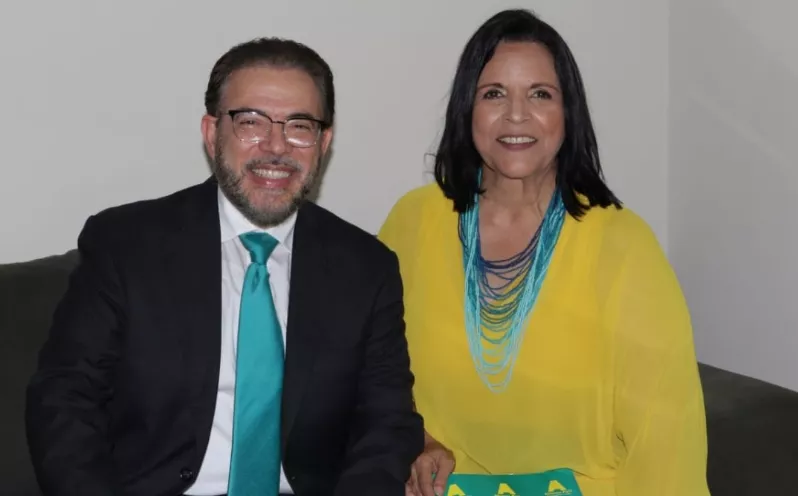 Guillermo Moreno y Minou Tavárez formalizan fusión