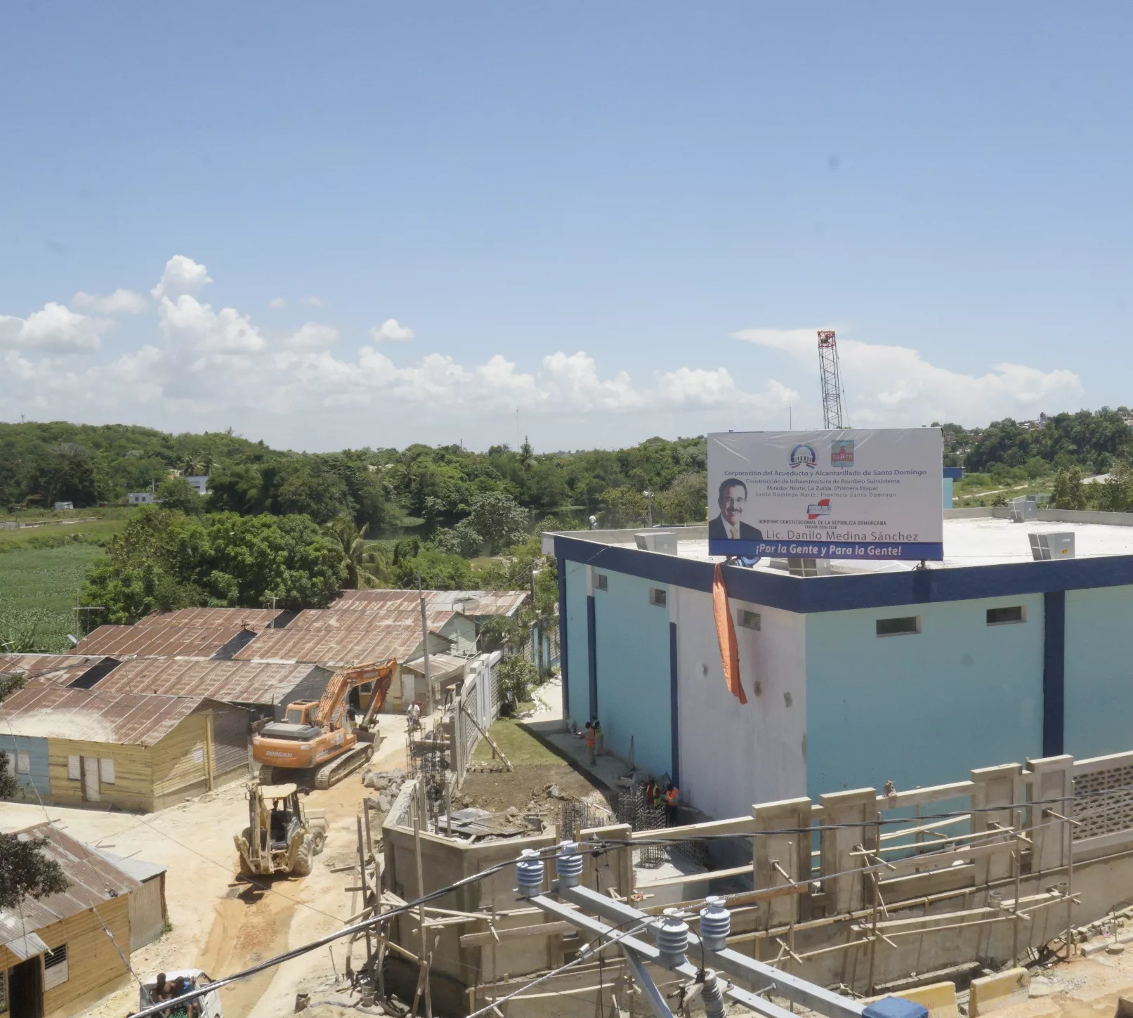 La gente de La Zurza vive penurias por construcción de la CAASD