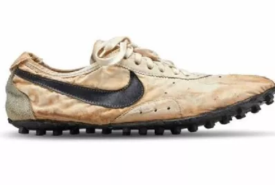 Nike Moon Shoe subastadas por 437,500 dólares