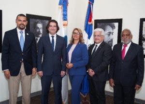 Becados de MESCYT presentan proyectos de mejora empresarial