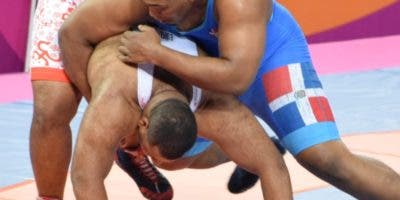 Leodalis Santana se lleva bronce  en lucha Panam