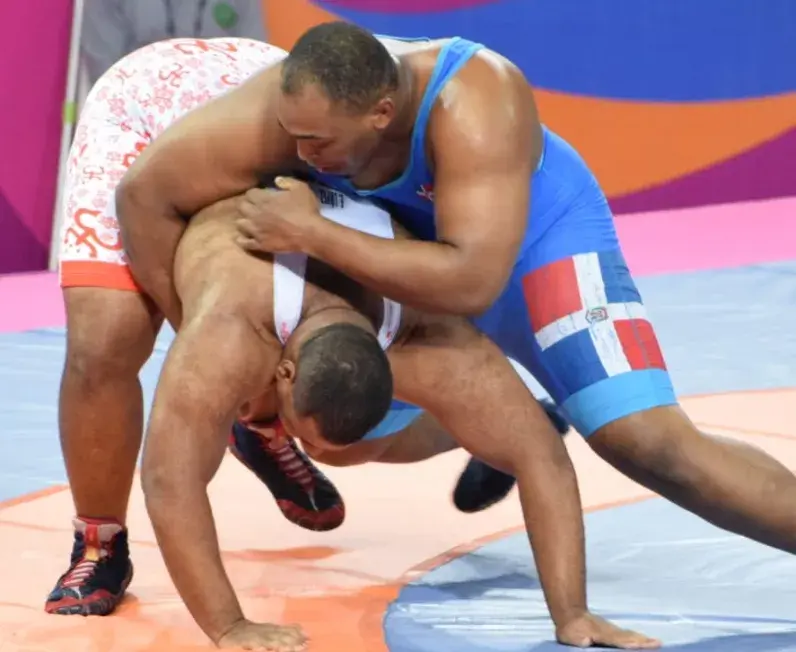 Leodalis Santana se lleva bronce  en lucha Panam