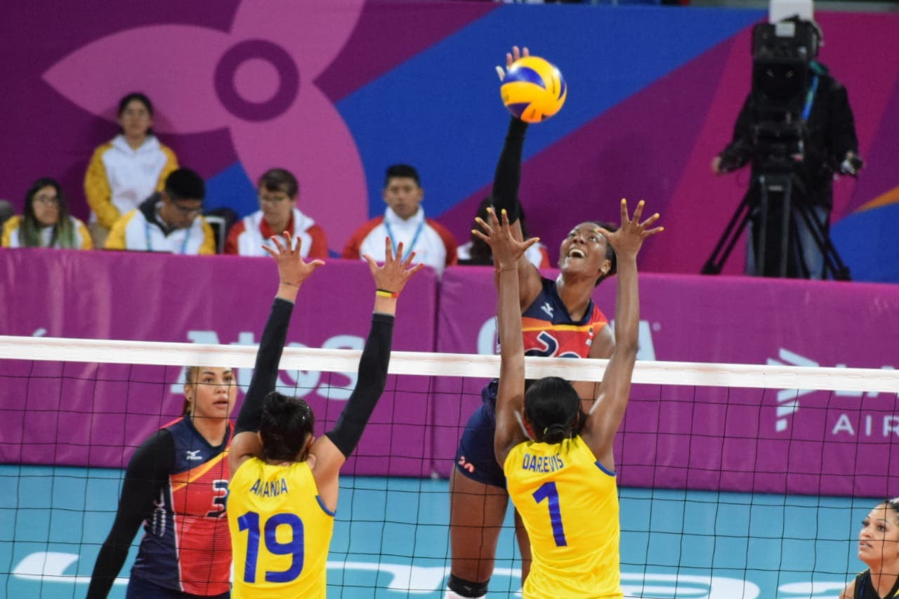 Las Reinas del Caribe derrotan 3-1 a Colombia en inicio voleibol juegos panamericanos
