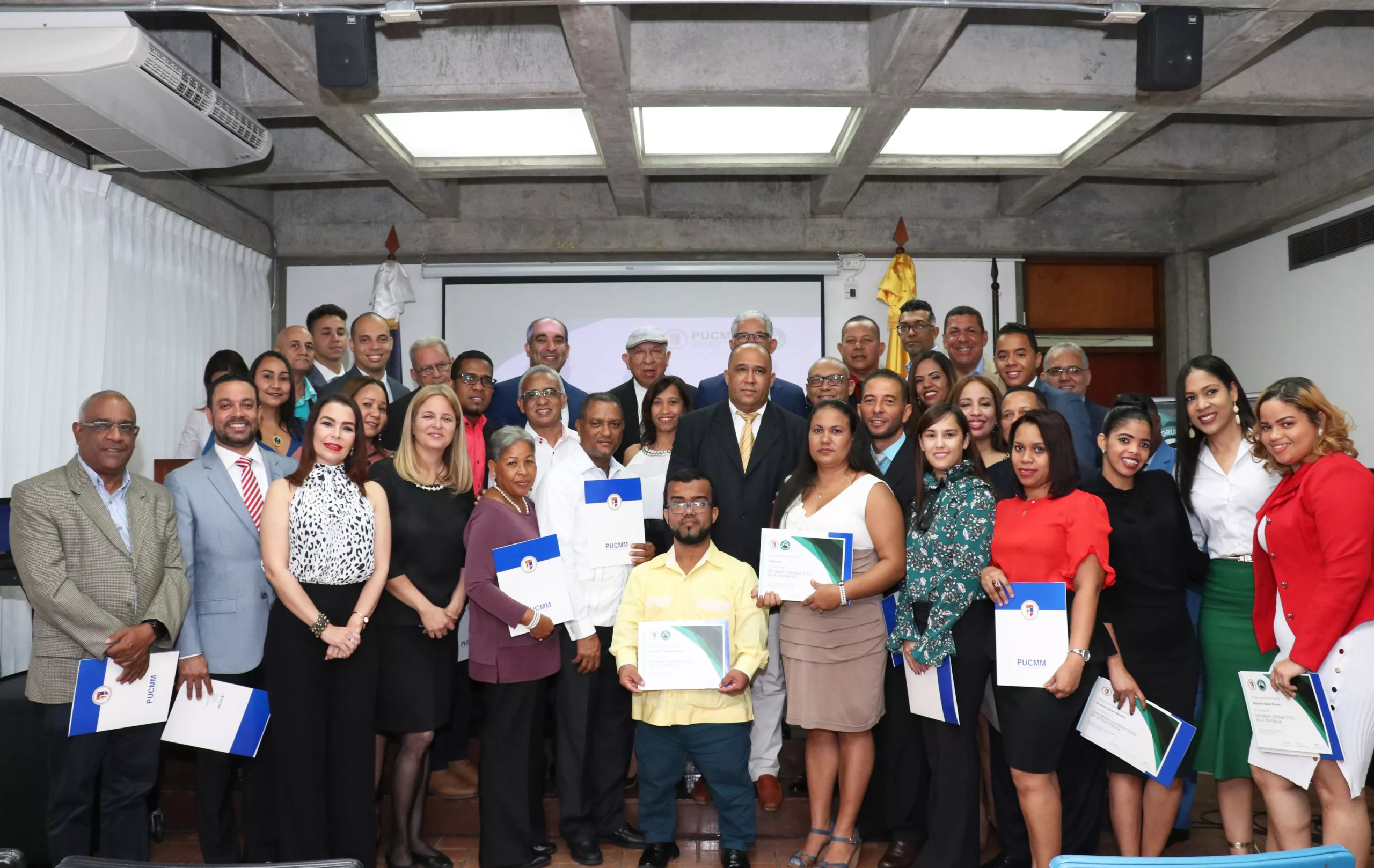 Grupo Santo Tomás Moro y PUCMM culminan 2do diplomado Liderazgo Ético en la Vida Pública