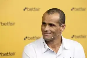 Rivaldo irá apertura de Barca Academy