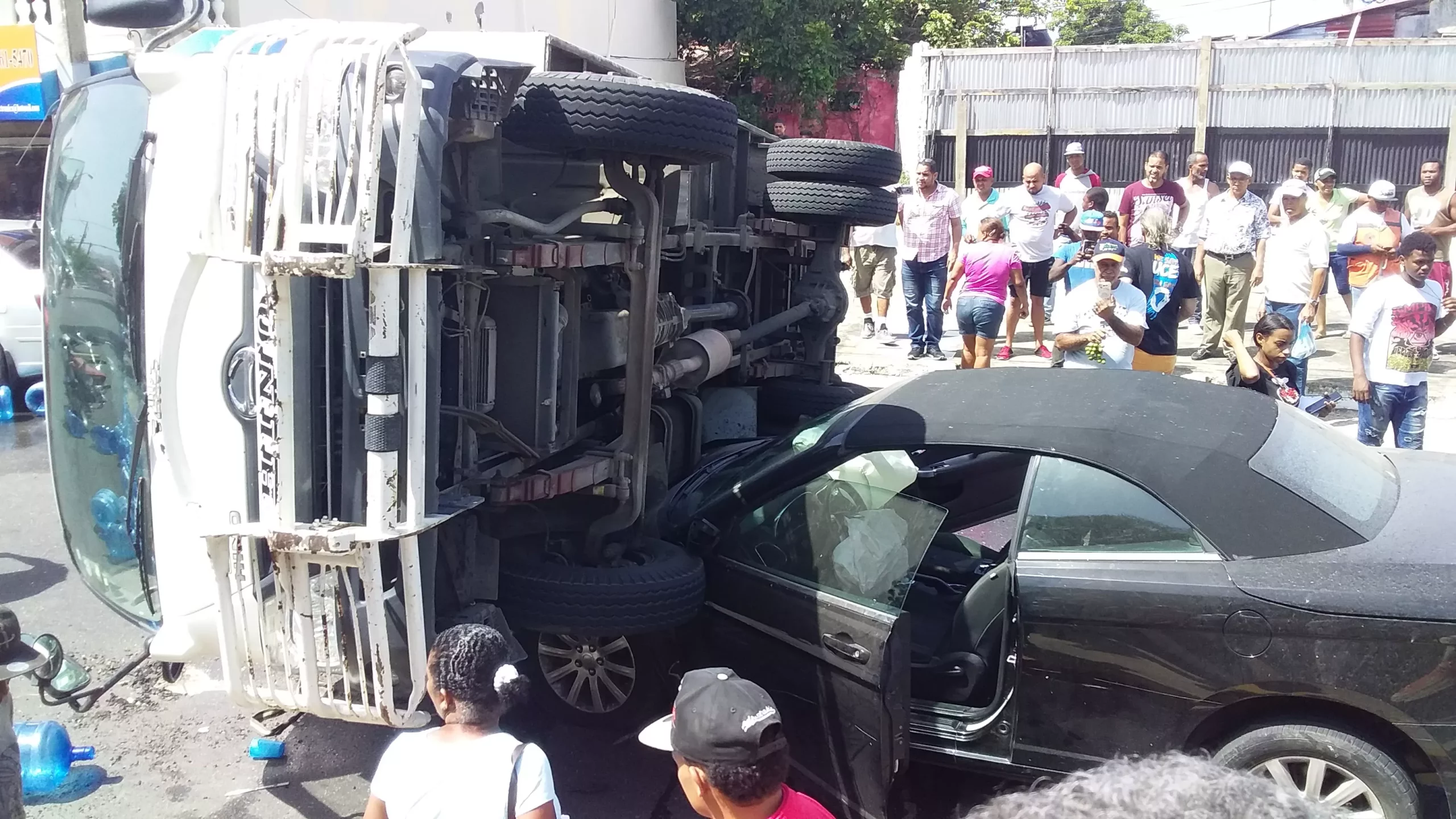 falta-de-senalizacion-en-calles-centricas-y-adyacentes-de-puerto-plata-sigue-generando-accidentes-de-transito-1