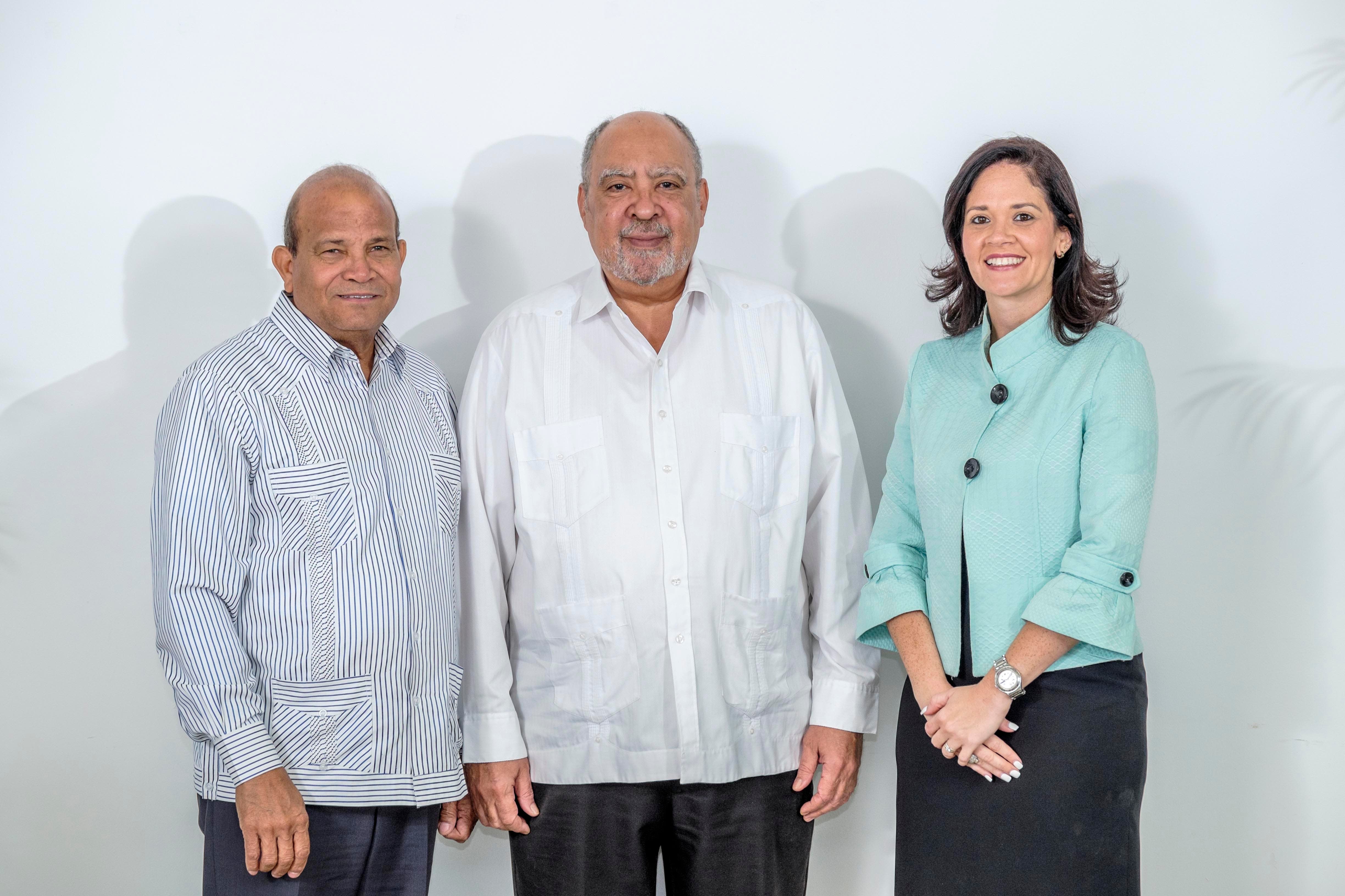 ISFODOSU posesiona a nuevos vicerrectores ejecutivos de los recintos de Santo Domingo y Santiago
