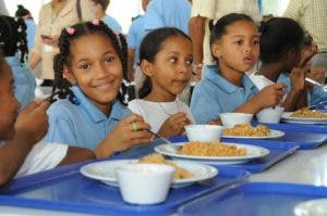 Educación destinará más de 26 millones para raciones alimenticias del próximo año escolar