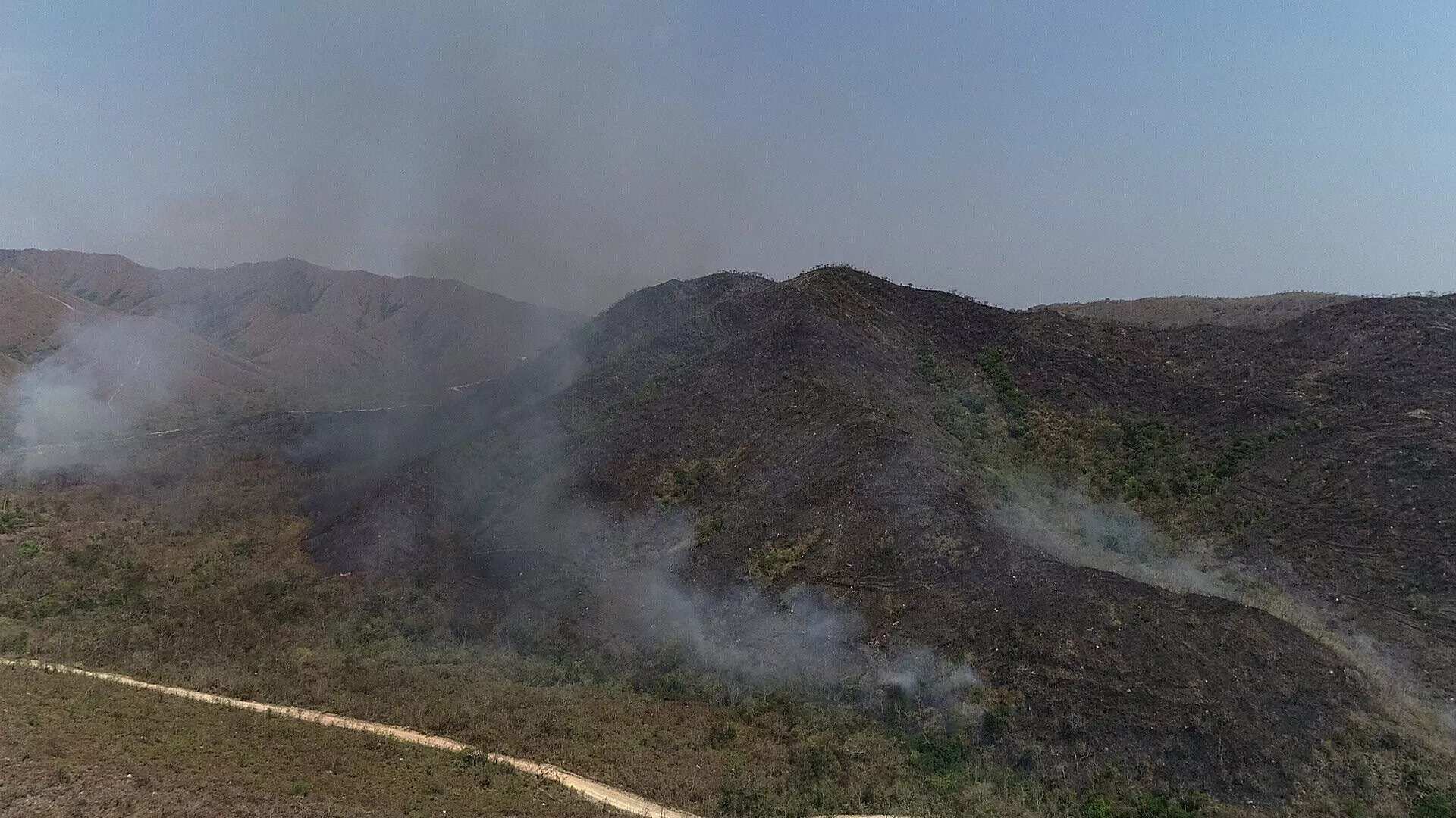 Bolsonaro mandaría ejército a combatir incendios en Amazonia