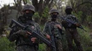 Parte de los militares que andan tras la captura de César El Abusador. Foto: fuente externa.