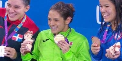 Alejandra Aybar gana medalla de plata con la ayuda de Dios en natación de juegos ParaPanamericanos de Lima