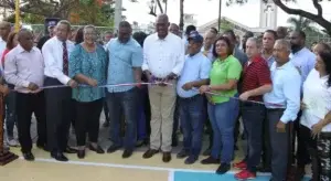 Alcaldía de Santo Domingo Este entrega complejo deportivo del sector de Villa Carmen