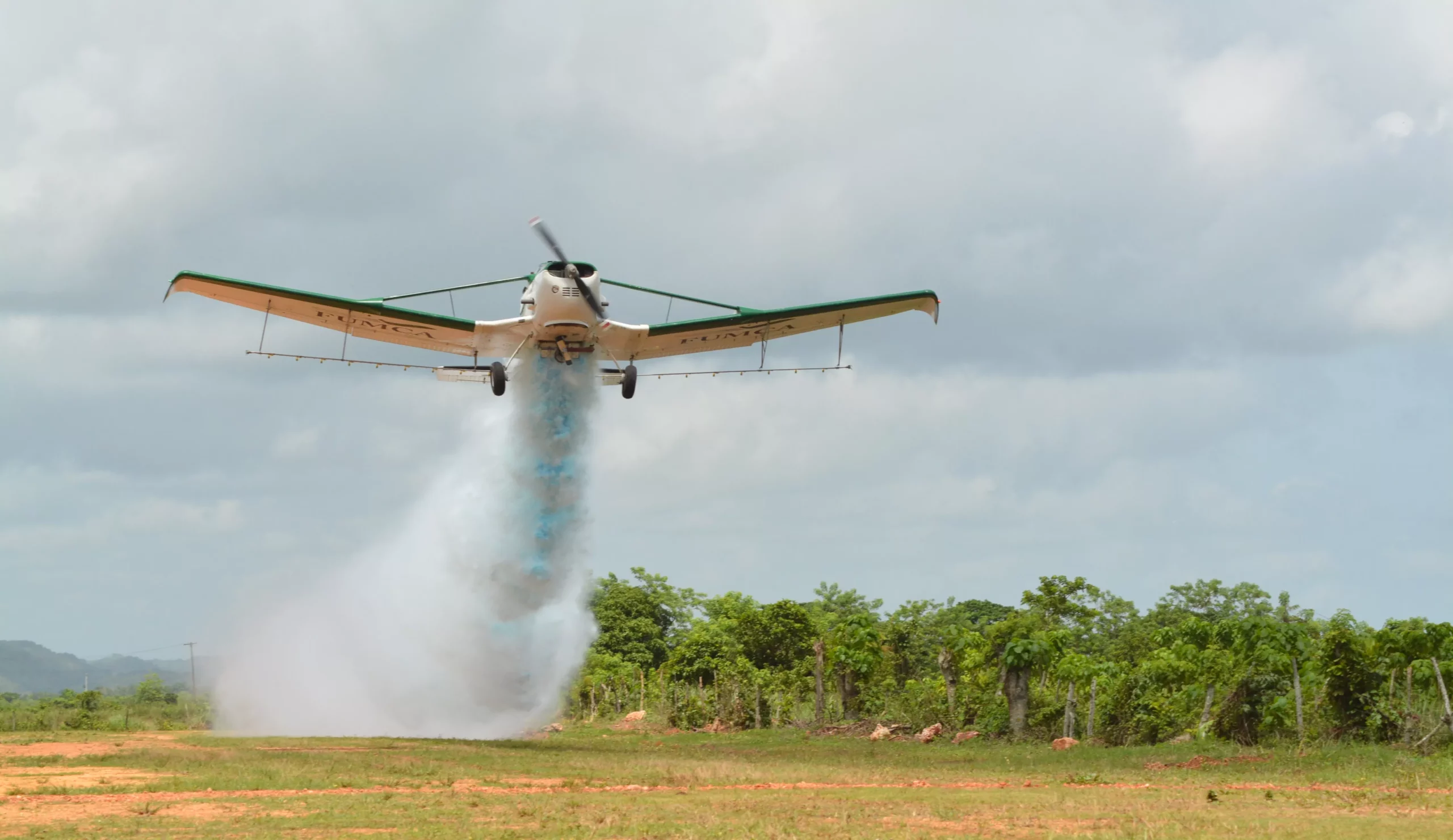 Reactivan servicio de fumigación aérea en provincias Duarte y María Trinidad Sánchez