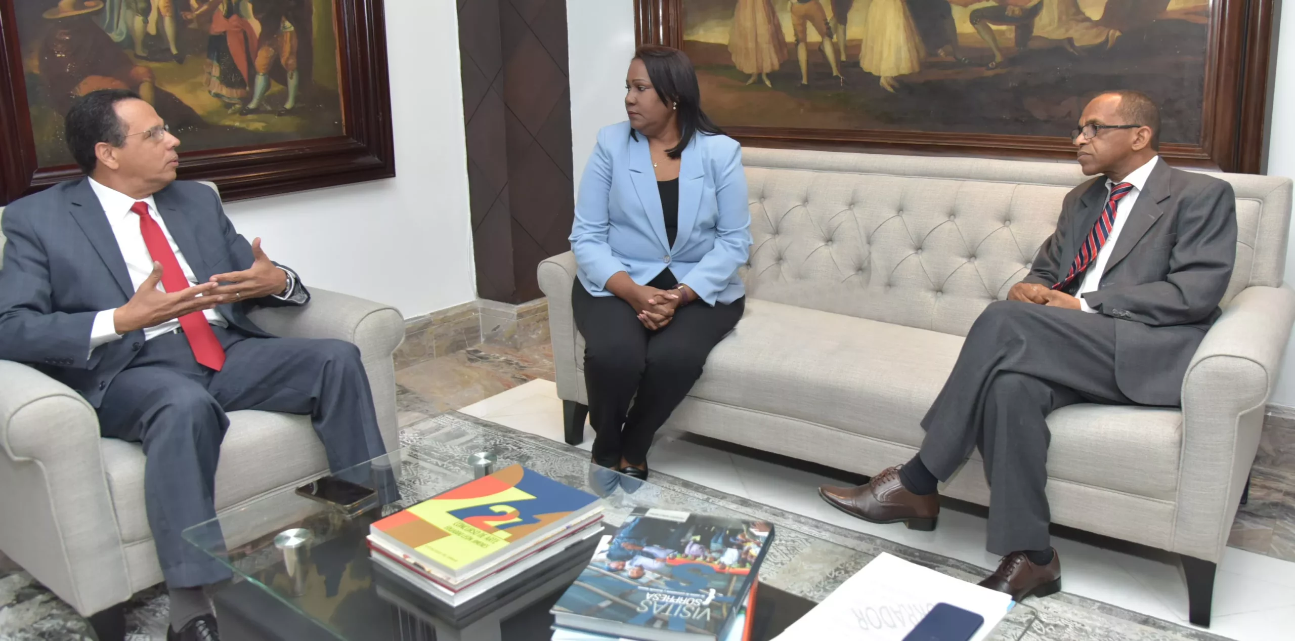 Ministro de Educación recibe a la presidenta de ADP;  garantiza estar abierto al diálogo