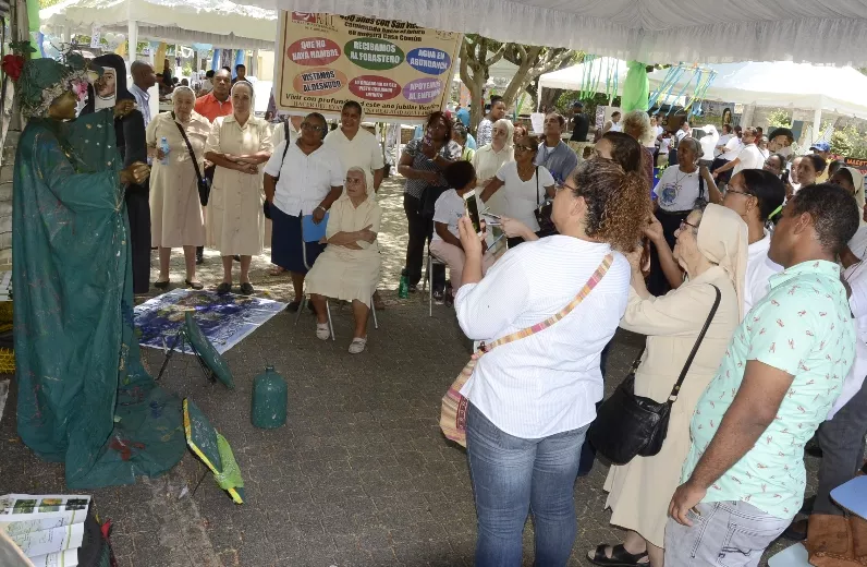 Vicentinos promueven solidaridad con pobres