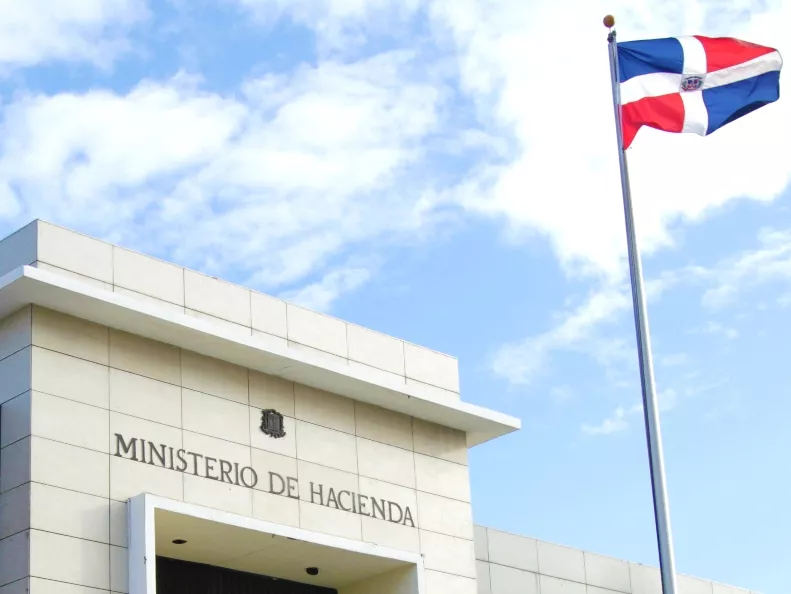 Ingresos fiscales superan 390 mil millones en 2019