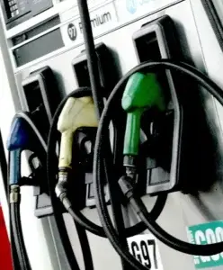 Precios promedio de gasolina premium se mantienen por debajo de los alcanzados en diciembre 2019