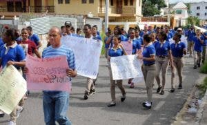 En Los Frailes I reclaman un liceo