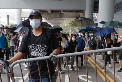 Enfrentamientos en Hong Kong; hay cinco personas muy graves