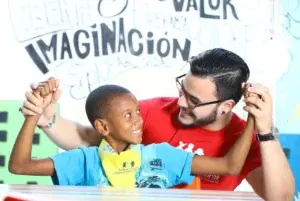 Salvar niños multiplica la felicidad del corazón