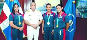 Jefe de la Armada recibe a medallistas panamericanos