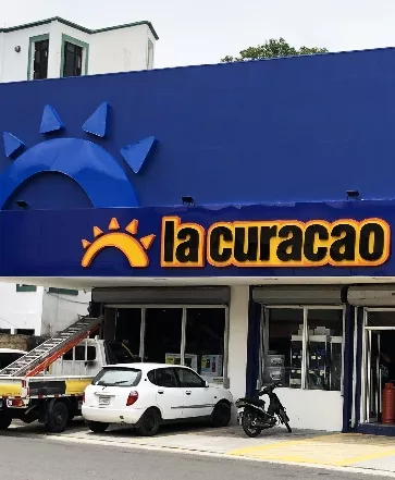 La Curacao se renueva en toda la región en sus 93 años