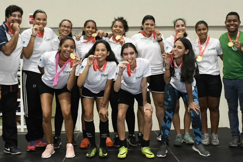 Unphu y PUCMM coronan fútsal Juego Universitarios