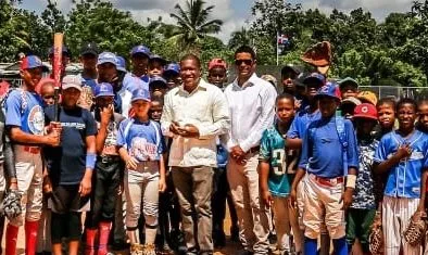 Yankees remodelan estadio en Estorga