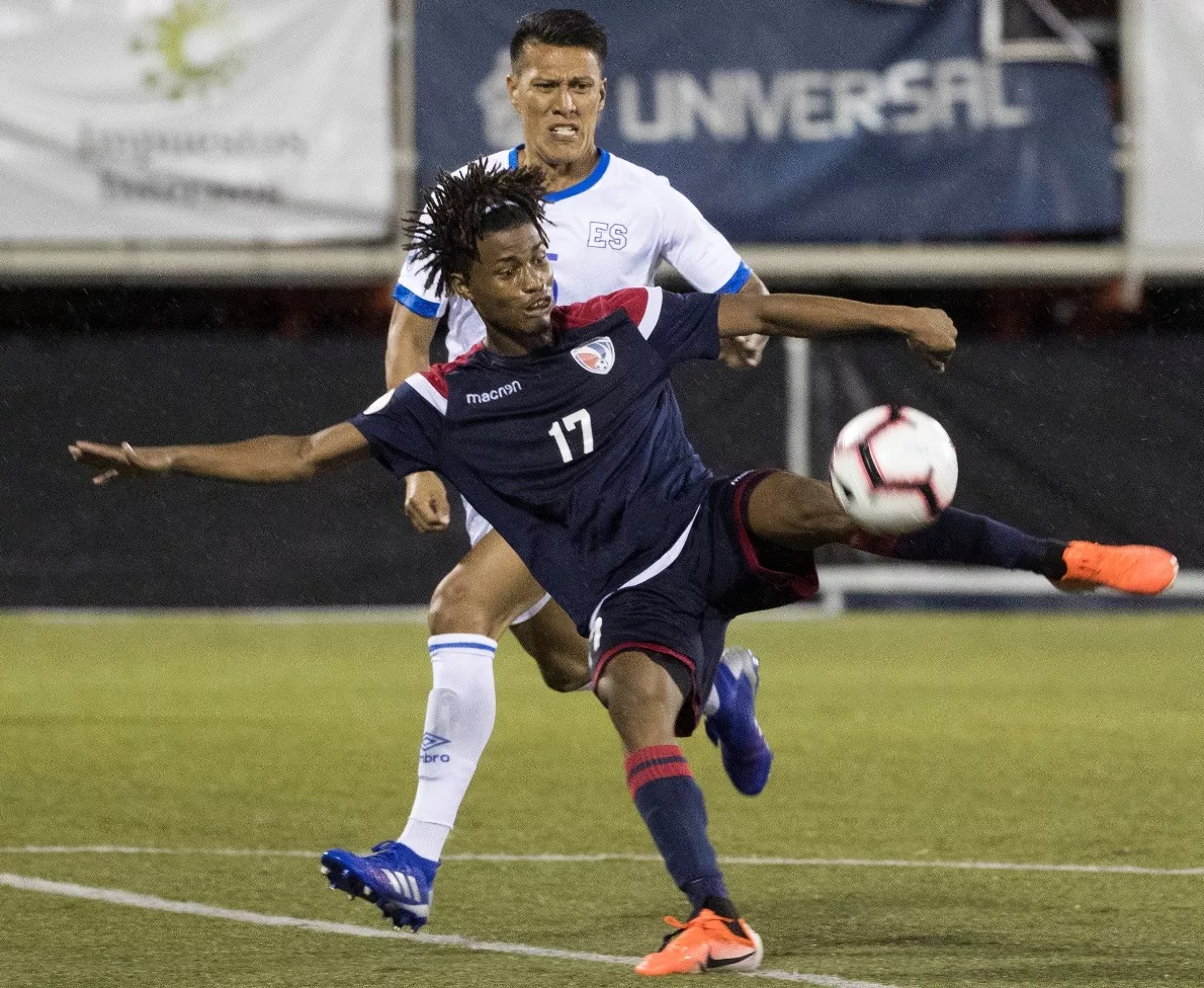 Dominicanos vencen El Salvador en fútbol