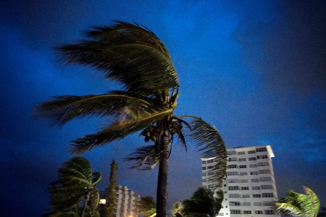 Al menos un muerto por huracán Dorian en Bahamas mientras sigue su avance