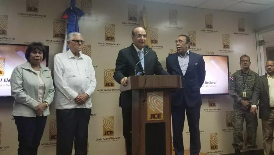 JCE califica de exitoso el simulacro de voto automatizado; 2.21% del padrón fue a votar