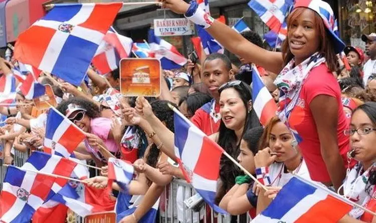 Dominicanos de Nueva York celebran su tradicional desfile de forma virtual