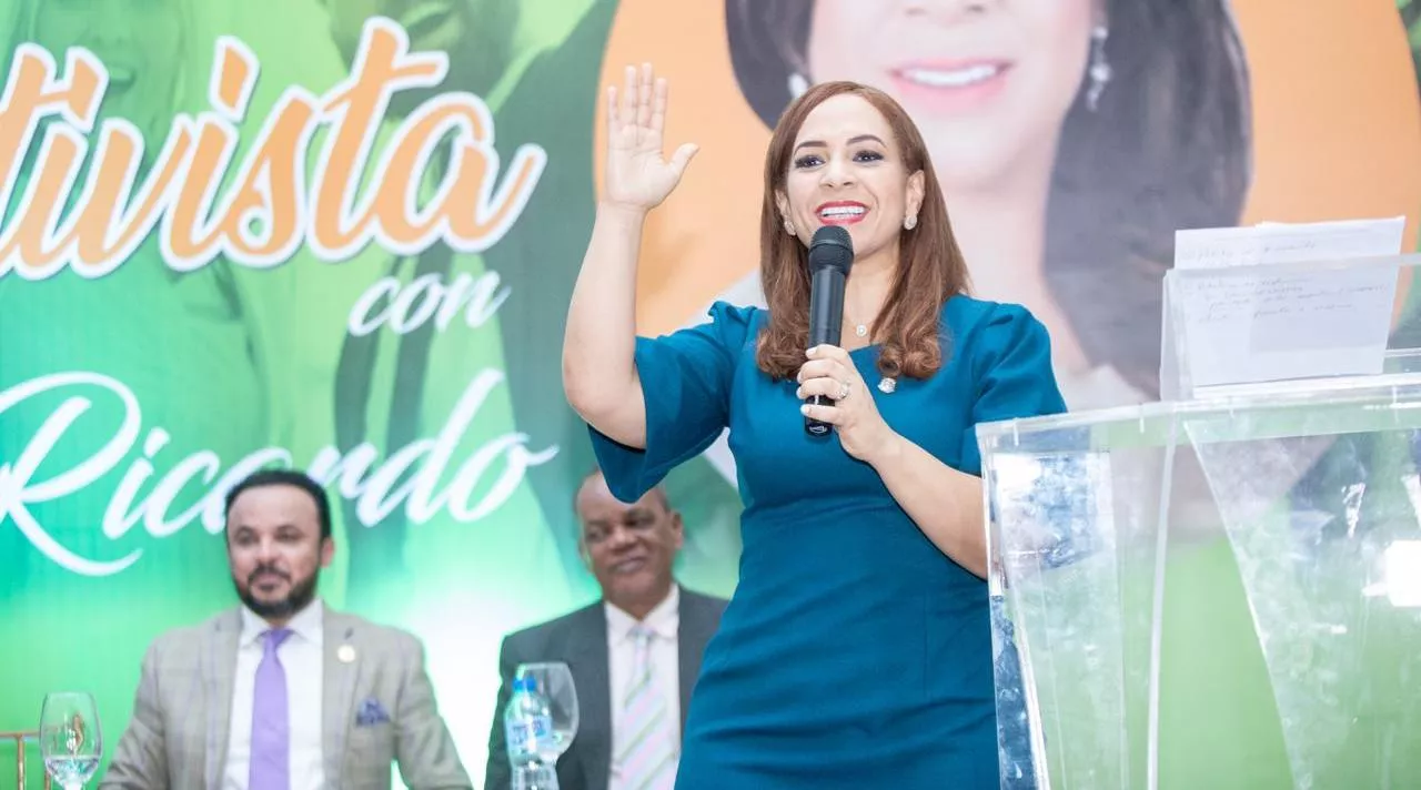 Sector cooperativista realiza acto de apoyo a Karen Ricardo en Santo Domingo Este