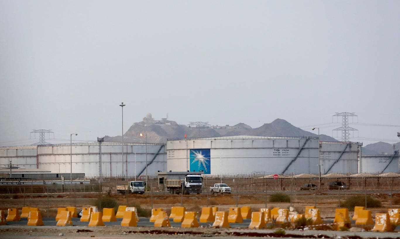 Tanques de almacenamiento en la planta en Yidda del norte, una instalación petrolera de Aramco en Yidda, Arabia Saudí, el domingo 15 de septiembre de 2019. (AP Foto/Amr Nabil)