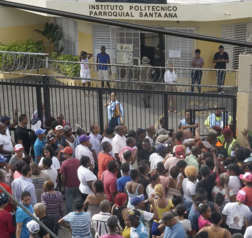 En algunos barrios se tuvo que extender el horario de votación