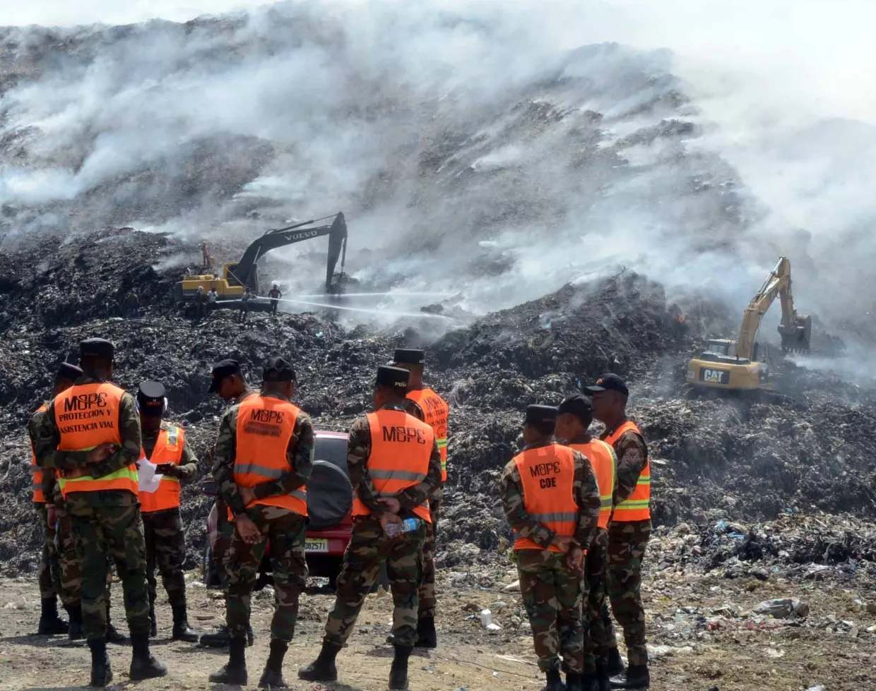 Obras Públicas dispone equipos contra incendio