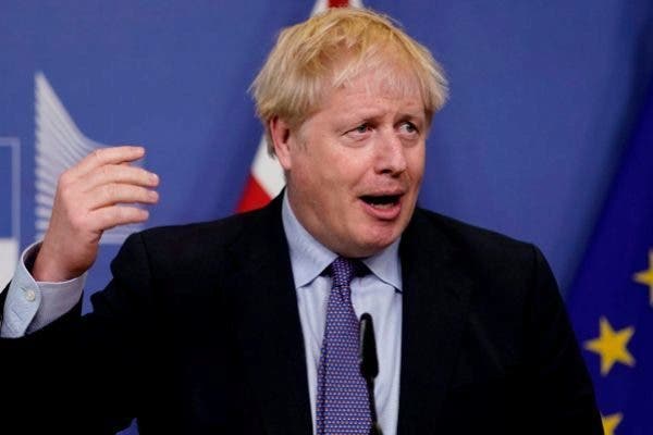 Johnson solicita por carta la prórroga del “brexit” pero no la firma