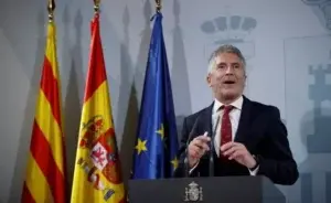 El Gobierno español denuncia la “extrema” violencia de protestas en Cataluña