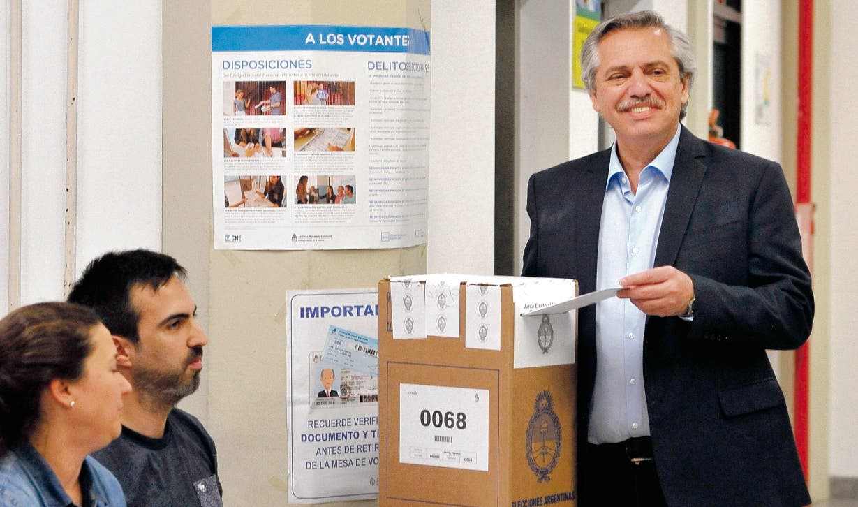 Alberto Fernández gana elecciones; Macri lo felicita