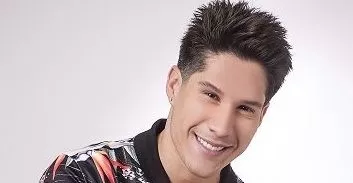 Chyno Miranda revela que estuvo hospitalizado tras quedar paralítico