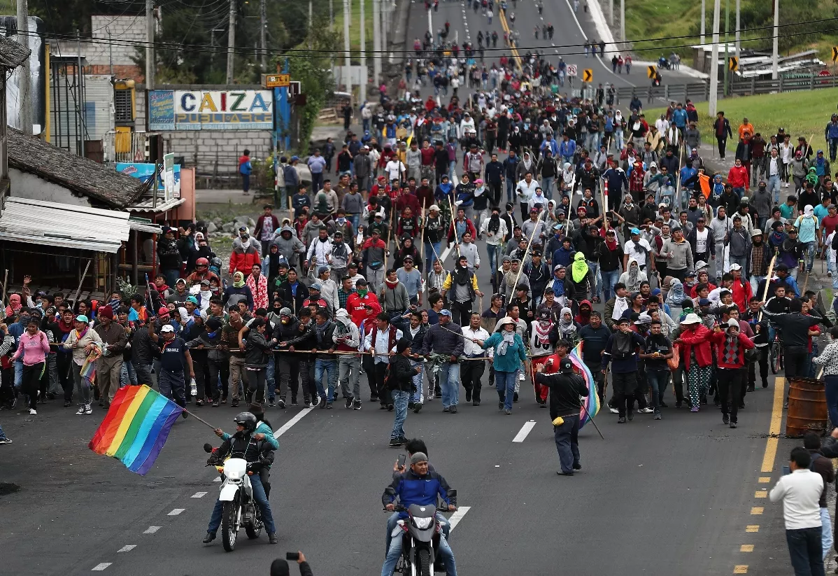 Indígenas en Ecuador presionan al Gobierno