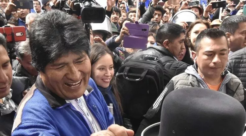 Evo Morales cierra campaña con actos de rechazo