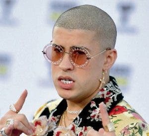 Bad Bunny estrena video musical en celebración de su primer disco