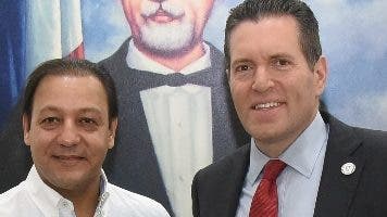 Barry Finegold destaca riqueza cultural de la región Cibao