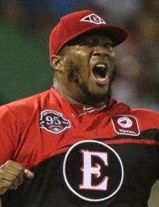 Leones adquieren a Jumbo Díaz desde EO