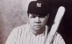 Guante de Babe Ruth se vende por más de 1,5 millones de dólares en subasta