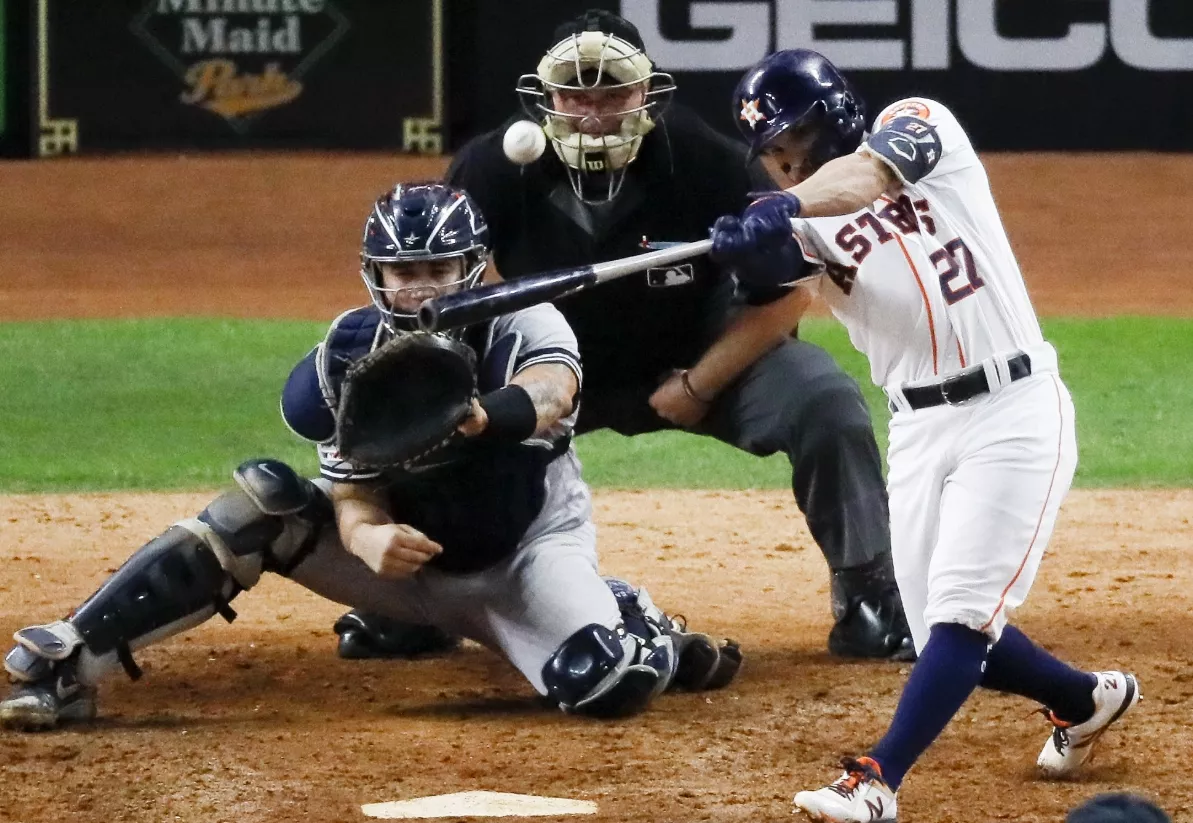 Astros salen favoritos 2-1 ante los Nacionales